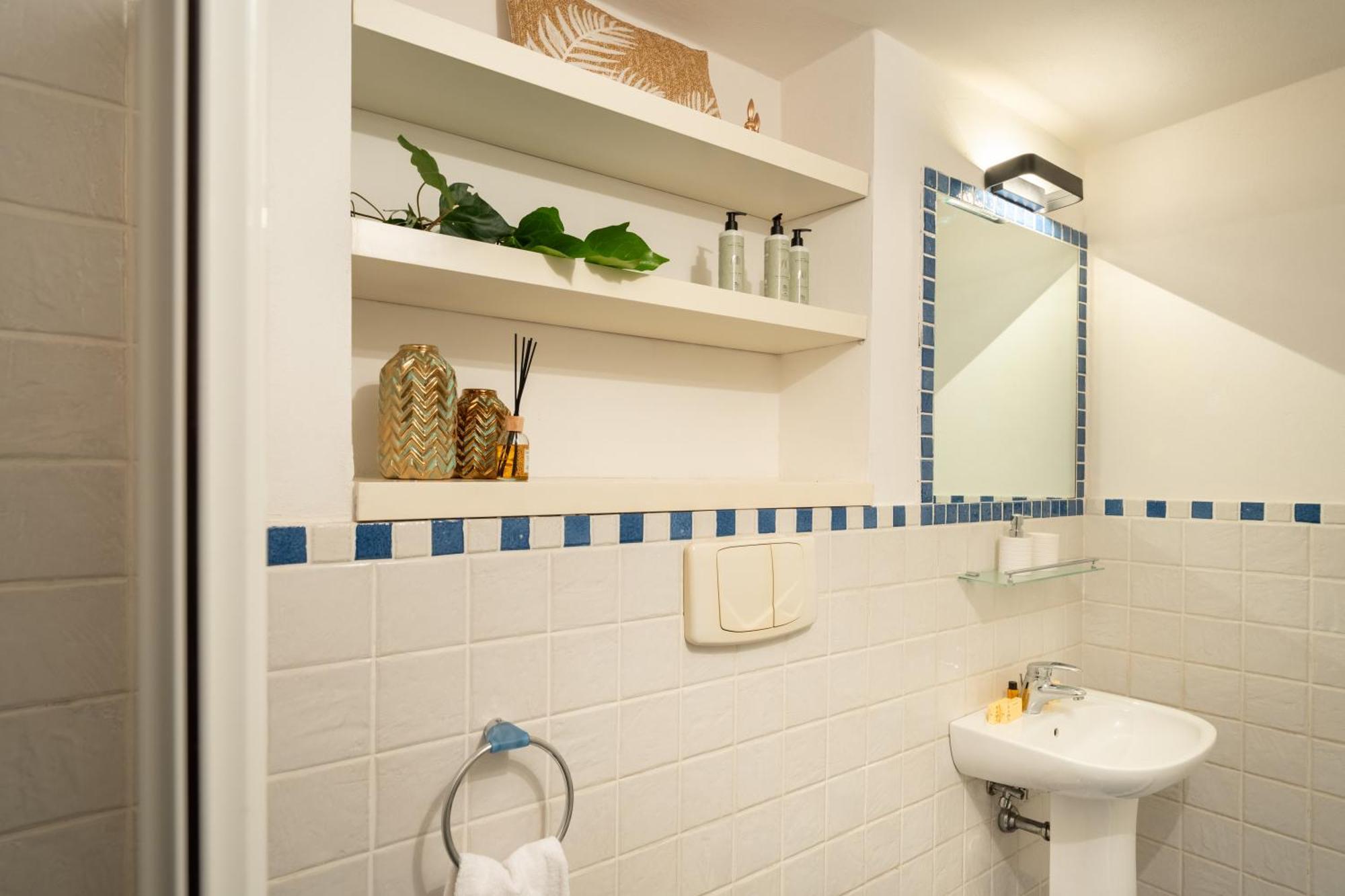 Via Cimabue 8B - Florence Charming Apartments - Metropolitan Loft In Florence - 20 Minute Walk To City Center - Excellent Base For Exploring - Less Than 5 Minute Walk To The Supermarket - Amazing Bakery On The Corner المظهر الخارجي الصورة