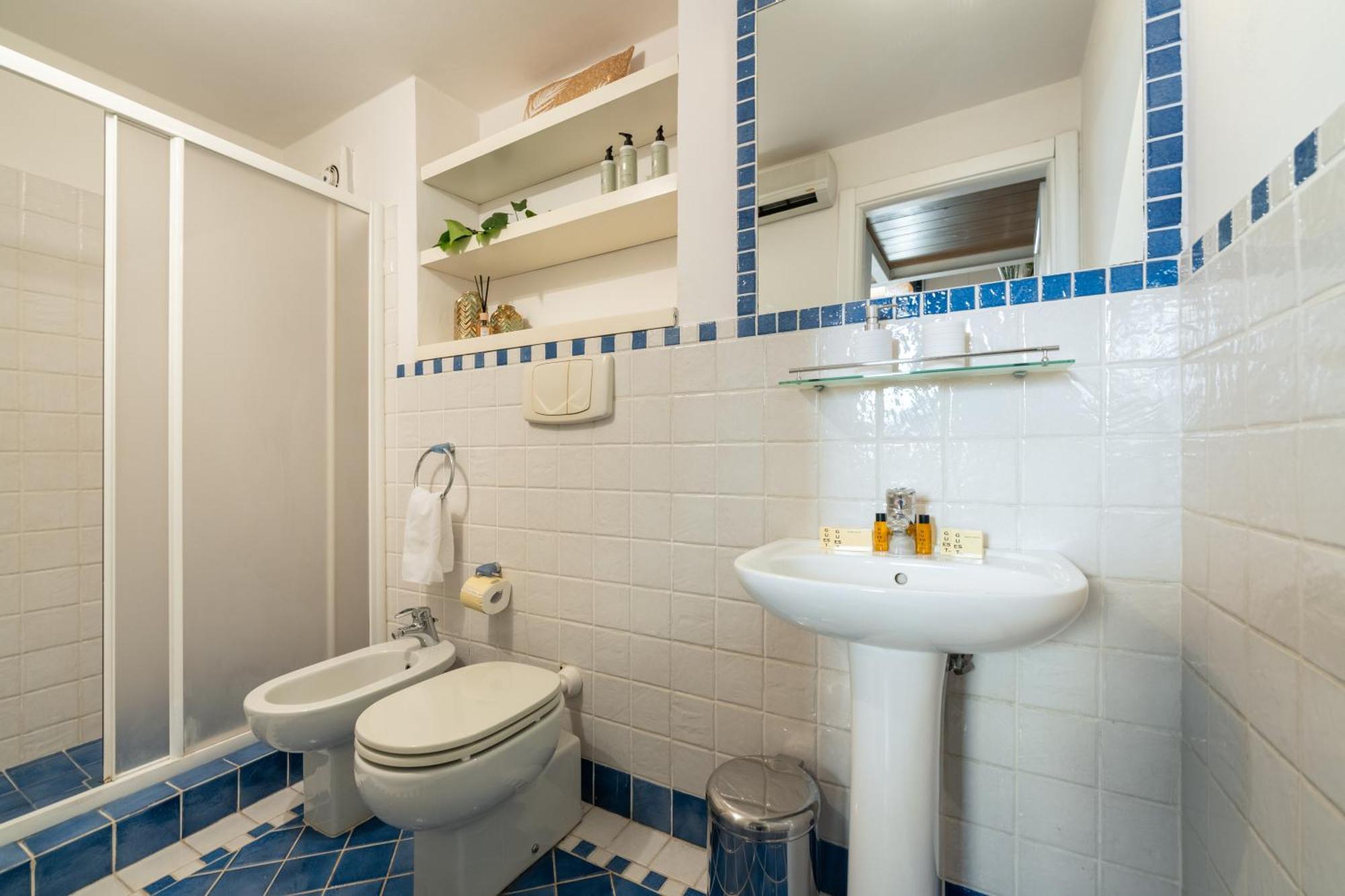 Via Cimabue 8B - Florence Charming Apartments - Metropolitan Loft In Florence - 20 Minute Walk To City Center - Excellent Base For Exploring - Less Than 5 Minute Walk To The Supermarket - Amazing Bakery On The Corner المظهر الخارجي الصورة